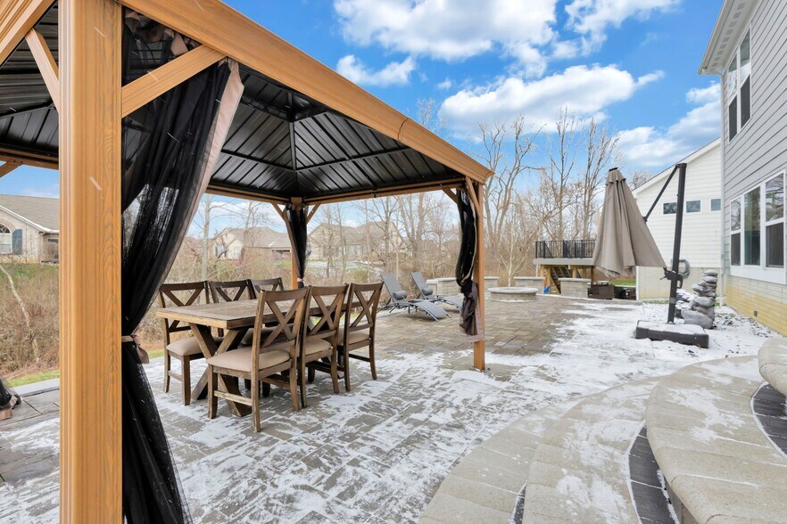 Building Photo - 300 Harness Way