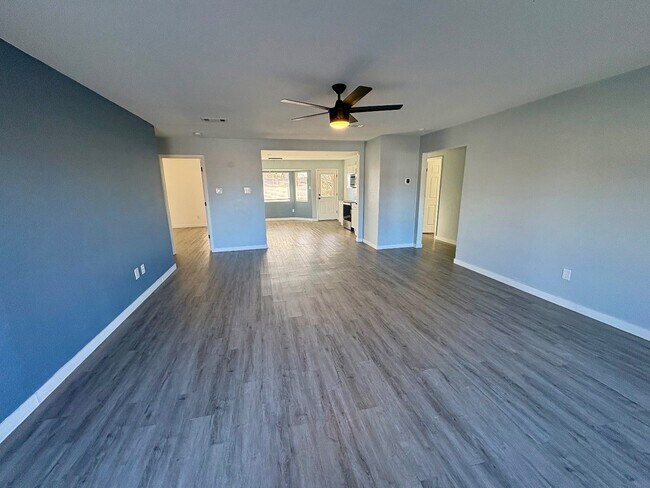 Building Photo - 4506 Windcrest Dr