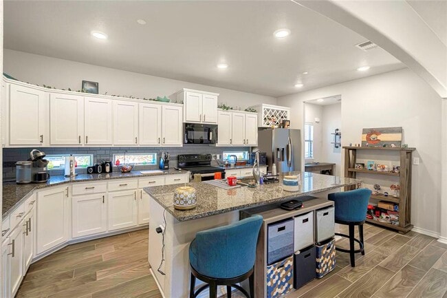 Building Photo - 217 Birch Oak Ln