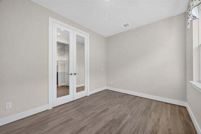 Building Photo - 5350 Lantana River Ln