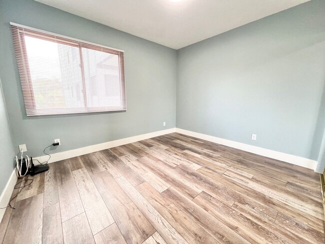 Building Photo - Spacious 2 Bedroom, 2 Bath Condo in Desira...