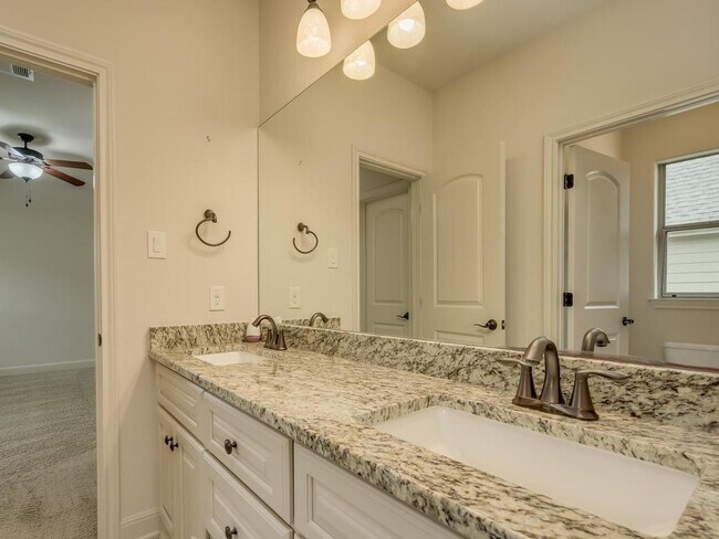 Building Photo - 12912 Schleicher Trail