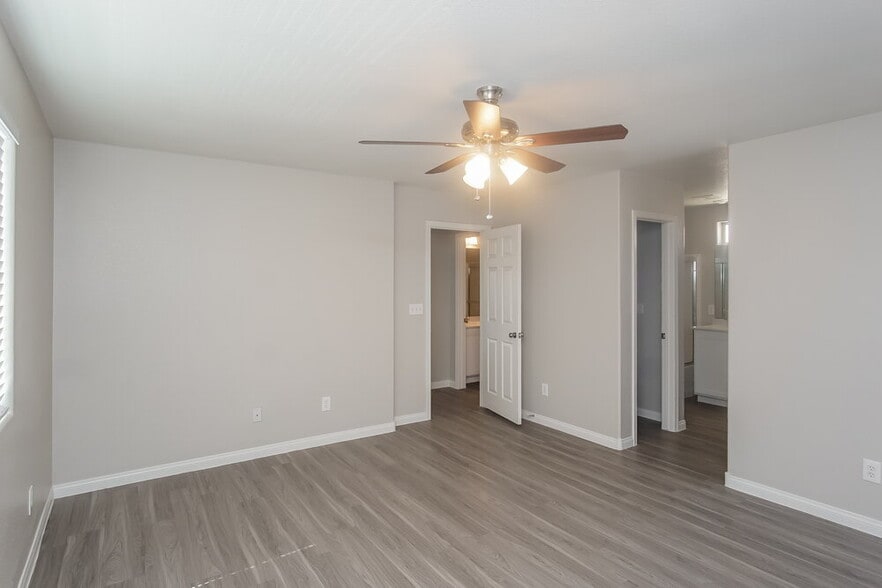 Building Photo - 1136 Lilac Charm Ave