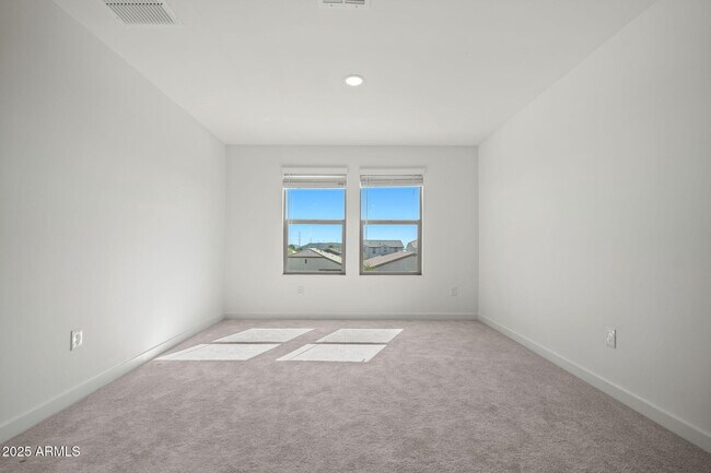 Building Photo - 3023 W Bent Tree Dr