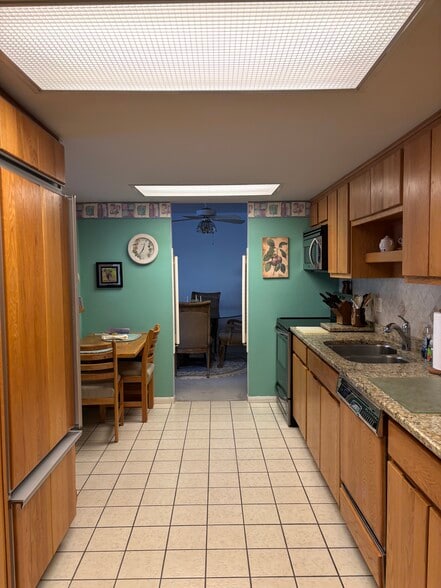 Building Photo - 6302 Mineral Point Rd