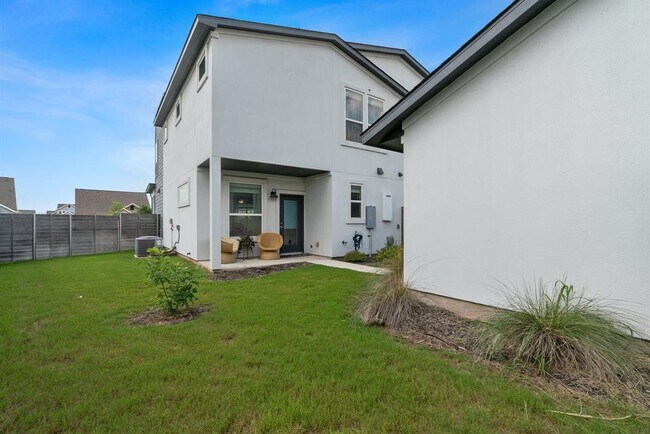 Building Photo - 5317 Baythorne Dr