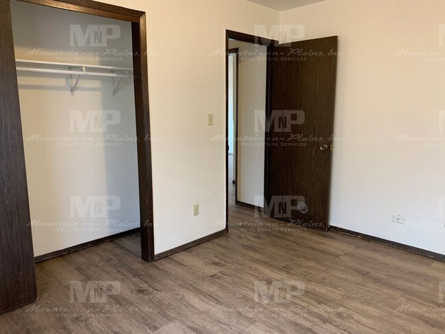 Building Photo - 1729 Palm Dr