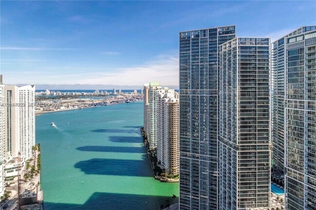 Building Photo - 475 Brickell Ave