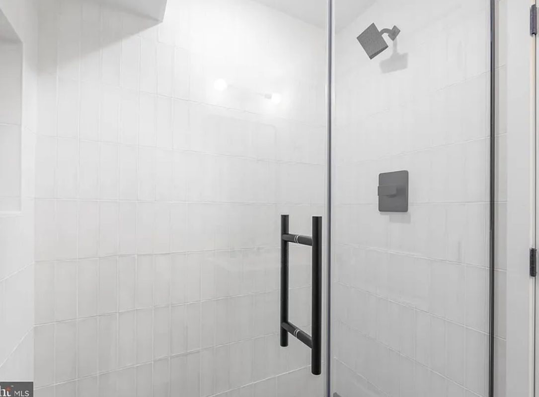 Building Photo - 2055 E Rush St