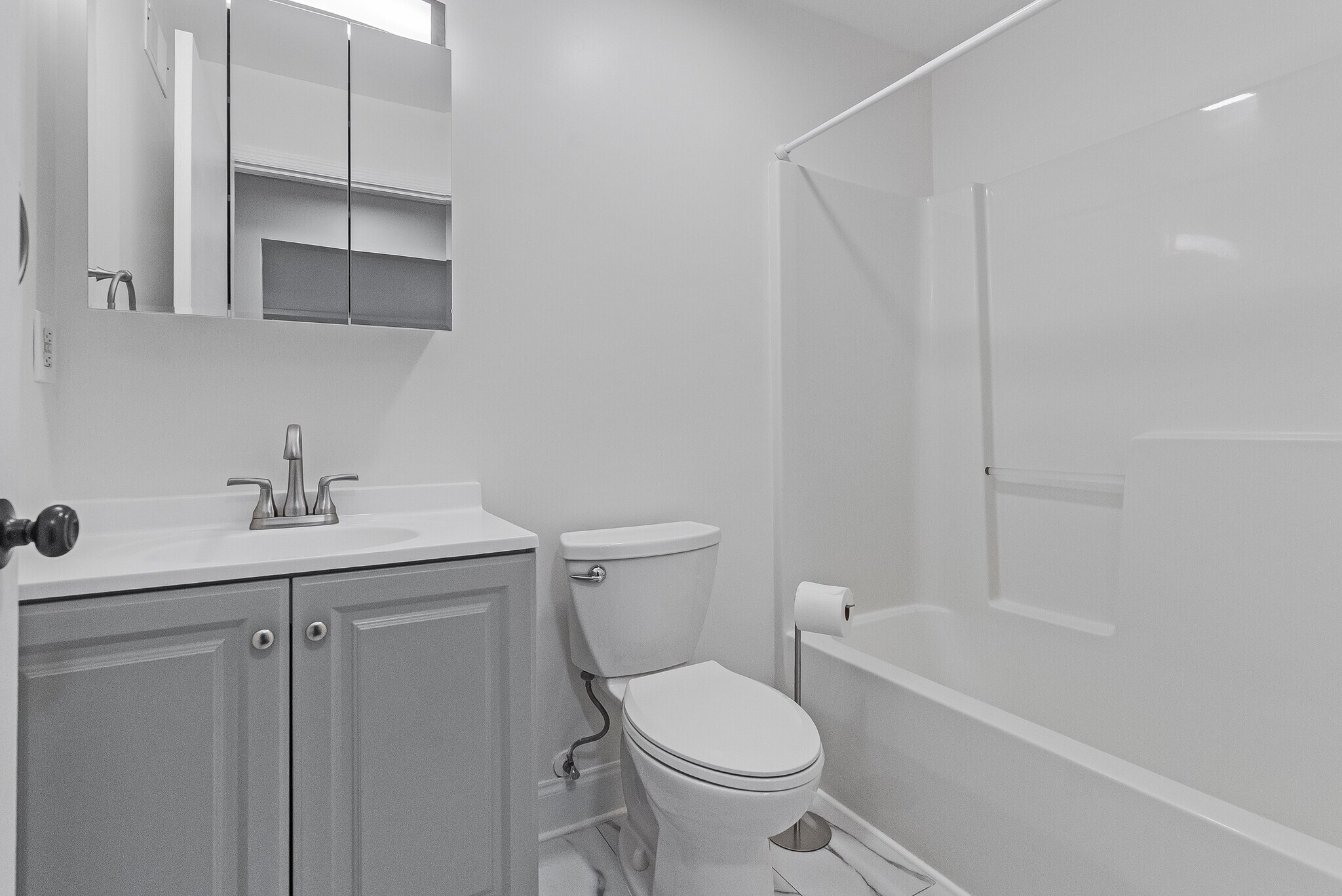 Building Photo - 56 Maple Ln