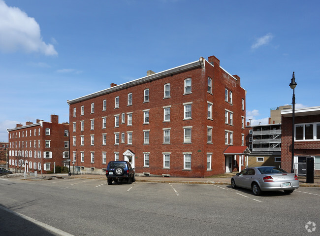 Primary Photo - 83 Stark St