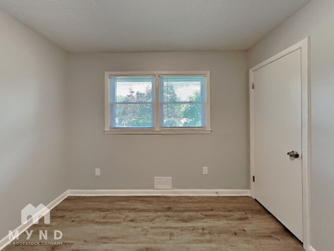 Building Photo - 2180 Rockdale Dr NW
