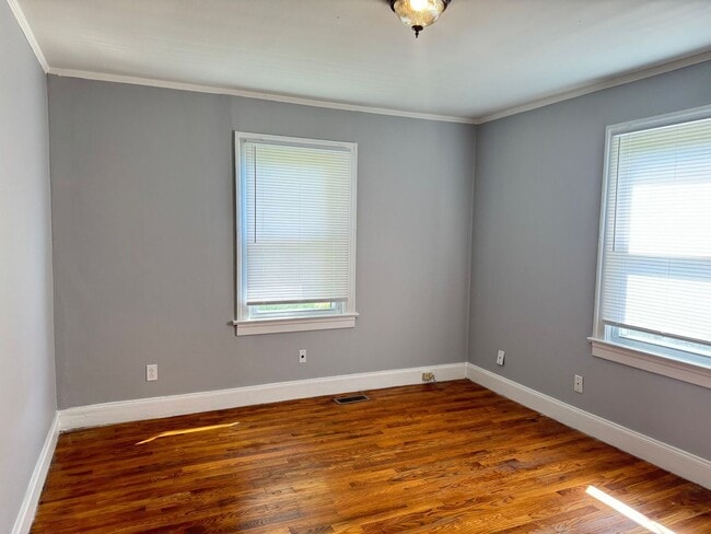 Building Photo - Great Location! Large Home with 3 bedrooms...