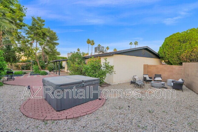 Building Photo - 2454 W Obispo Cir