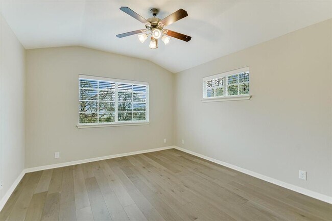 Building Photo - 1310 W Parmer Ln