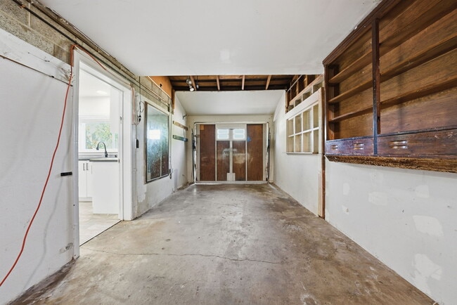 Building Photo - 1047 Riverton Dr