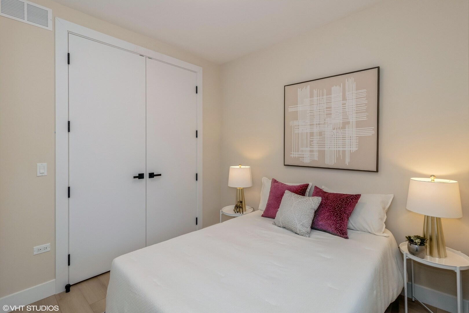 Building Photo - 3045 W Irving Park Rd