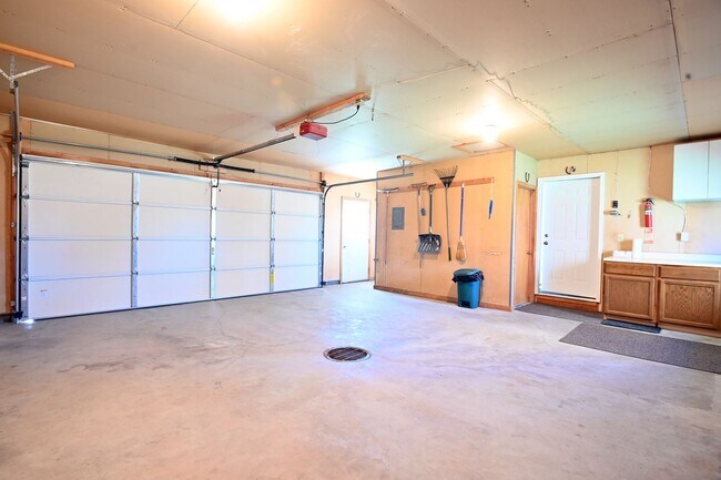 Building Photo - 272 WY-335