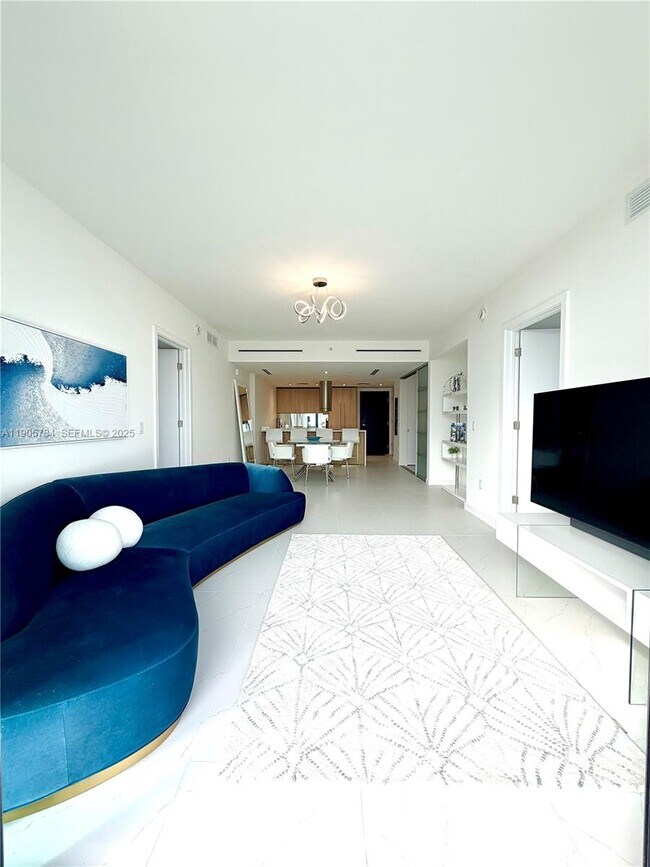 Building Photo - 9901 E Bay Harbor Dr