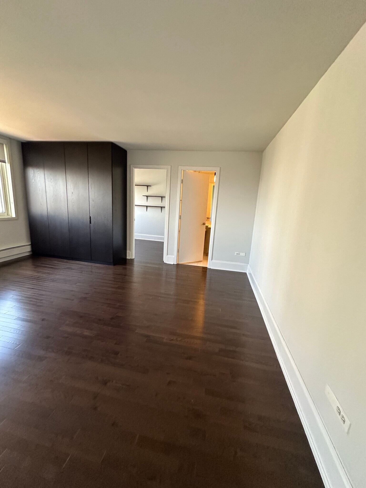 Building Photo - 1350 N Dearborn St