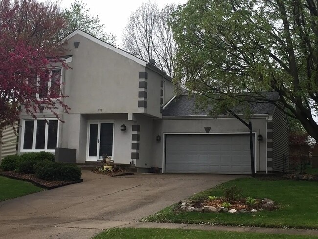 Building Photo - 312 38th St