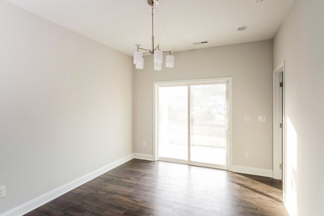 Building Photo - 393 Trevally Ct