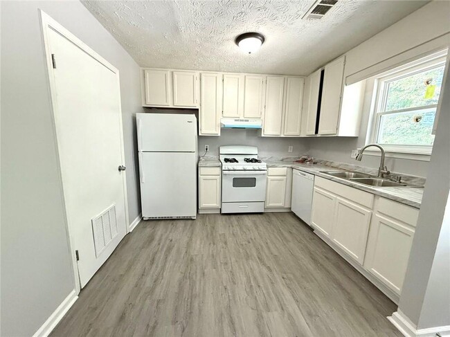 Building Photo - 3628 N Hopkins Ct