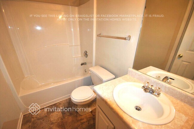 Building Photo - 532 Carriage Walk Ln