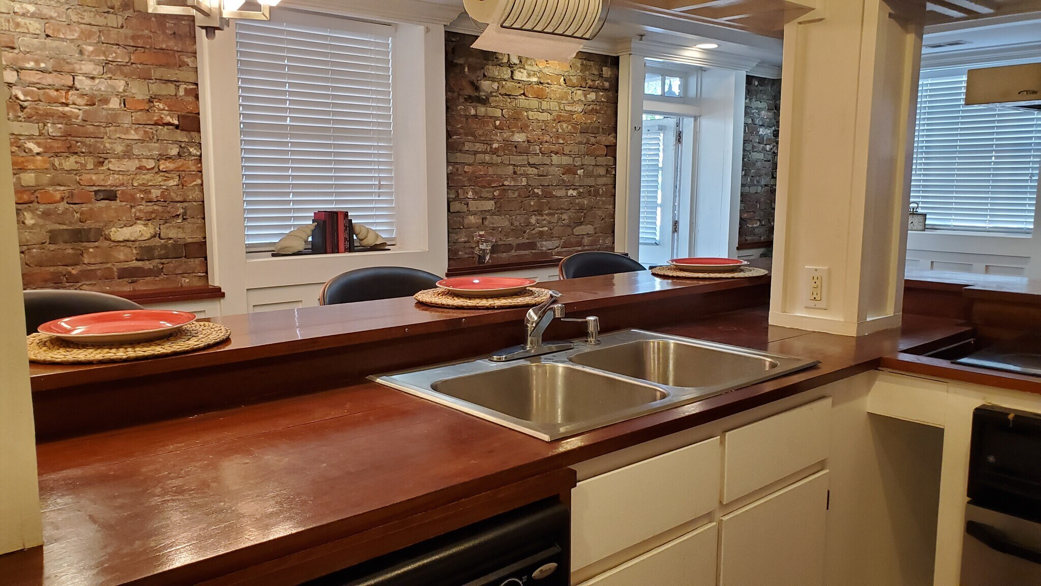 Building Photo - 101 W Oglethorpe Ave