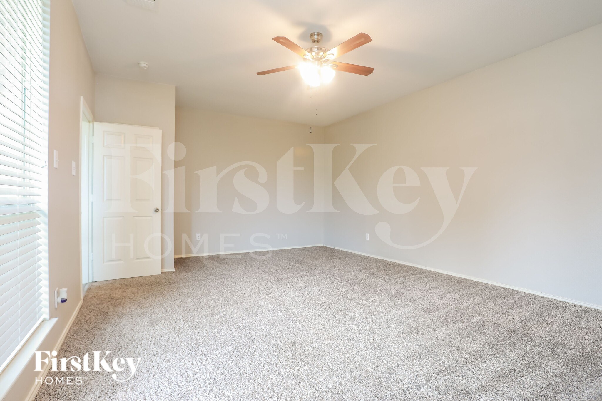 Building Photo - 1731 Vista Ridge Dr W