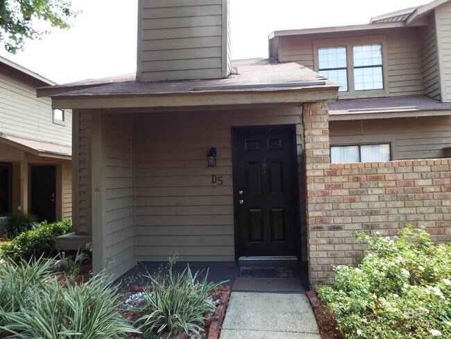Primary Photo - 200 Parma Dr