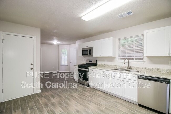 Building Photo - 312 MacGregor Dr