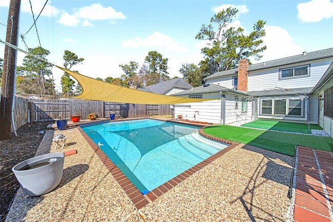 Building Photo - 11703 Parkriver Dr