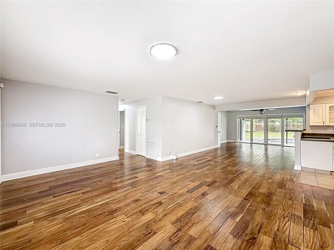 Building Photo - 4330 SW 7th St