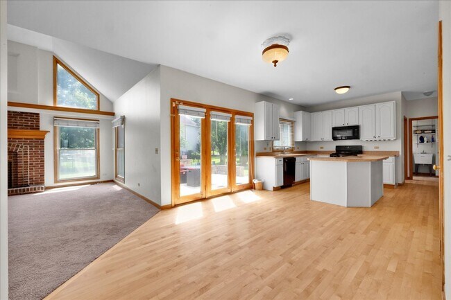 Building Photo - 24963 Heritage Oaks Dr