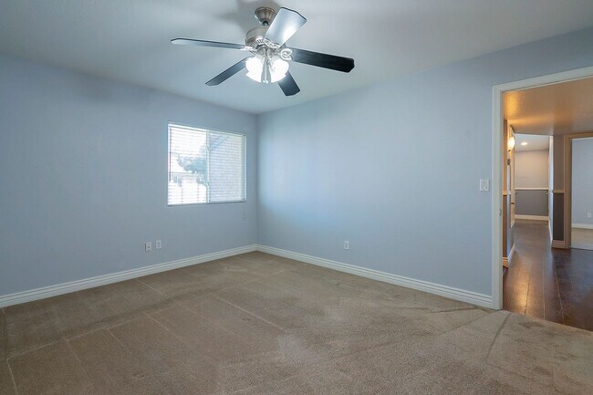 Building Photo - Ready to Move In - Two Bedrooms!