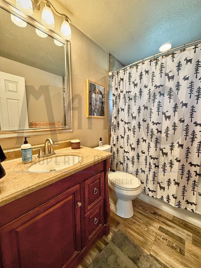 Building Photo - Beautiful South Hill Home