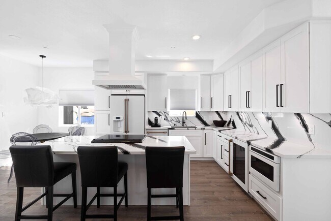 Building Photo - 2113 Harriman Ln