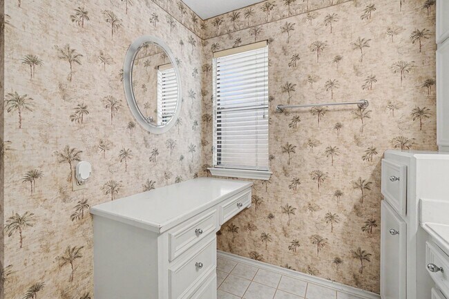Building Photo - 14707 Treborway Dr