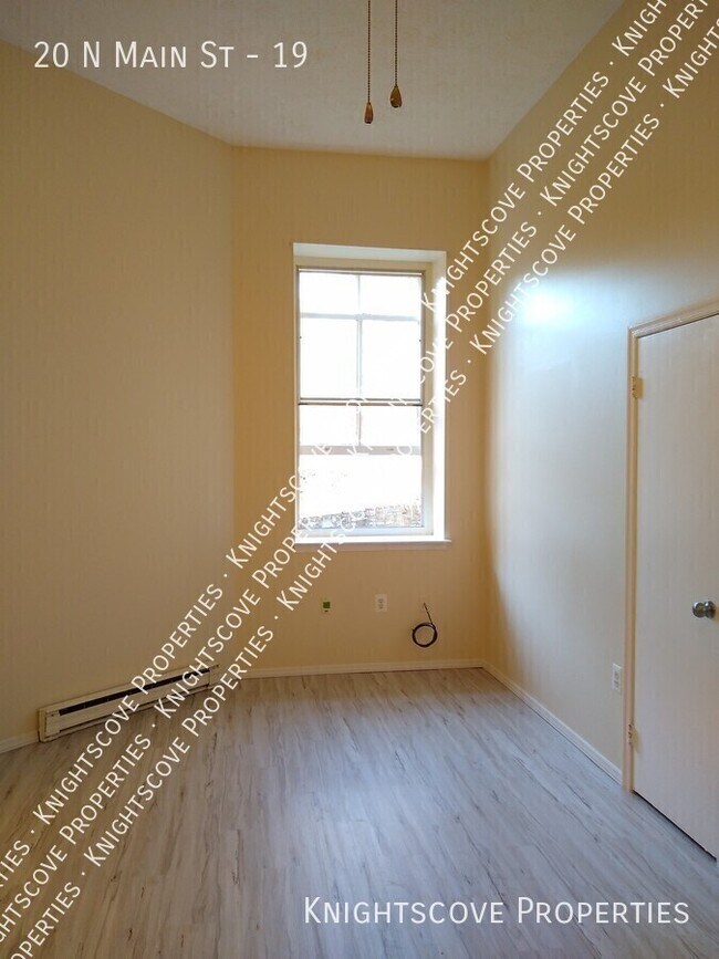 Building Photo - 20 N Main St