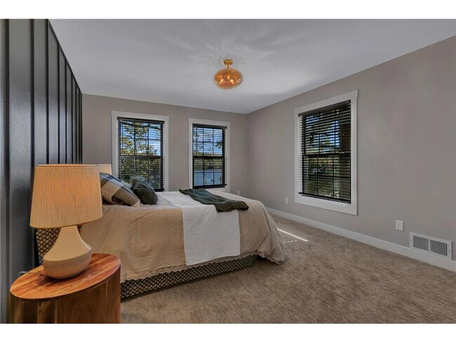 Building Photo - 501 Riverside Ave N