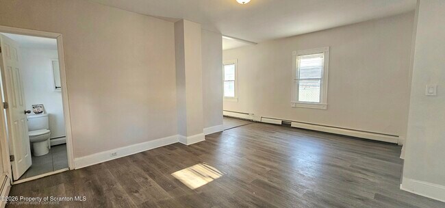 Building Photo - 315 Aswell Ct