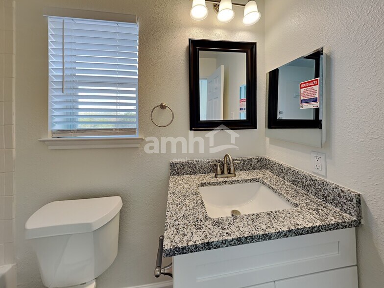 Building Photo - 22234 Goldcrest Run