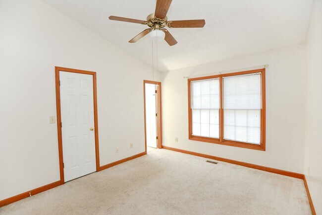 Building Photo - 200 Arabian Cir