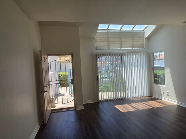Building Photo - Gated Community~$2,595~ 2 Bed/2.5 Bath End Unit Townhome.