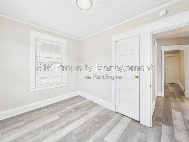 Building Photo - 3205 E 31st St