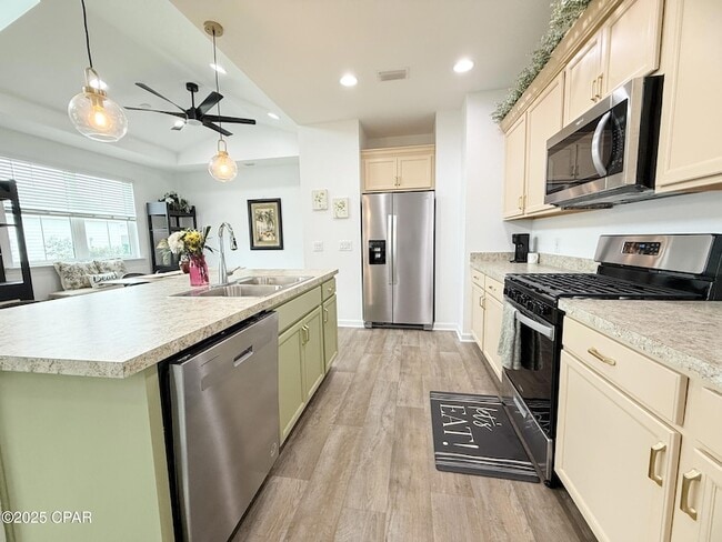 Building Photo - 8734 Sand dollar Dr