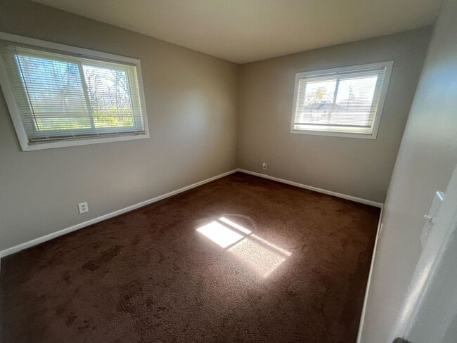 Building Photo - 6051 Laurel Hall Dr
