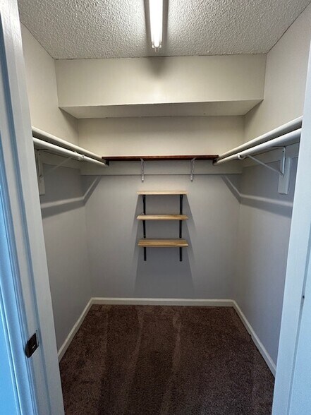 Building Photo - 5701 Battery Ct