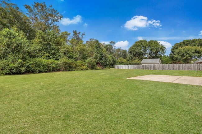 Building Photo - 1821 Old Carriage Trail